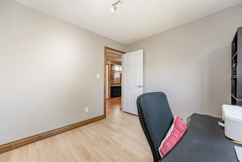 020-16 Abbeywood Crescent - Guelph-20_m
