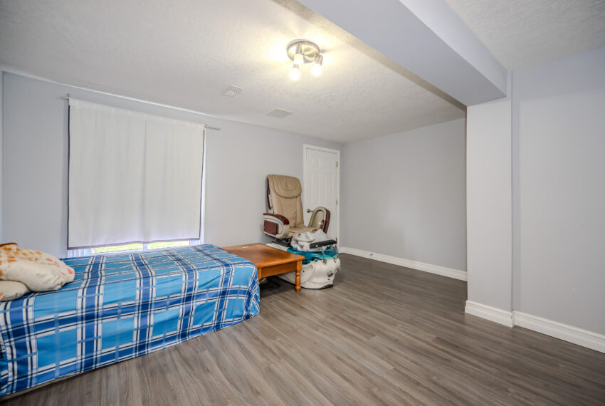027-73-700 Paisley Rd_Guelph-27