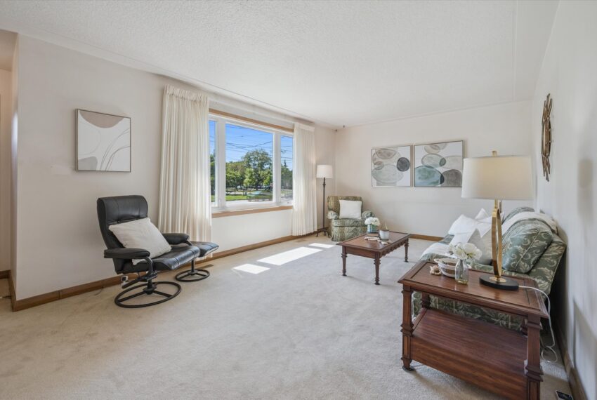 09-Speedvale Ave E 009