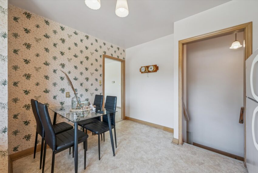 14-Speedvale Ave E 014
