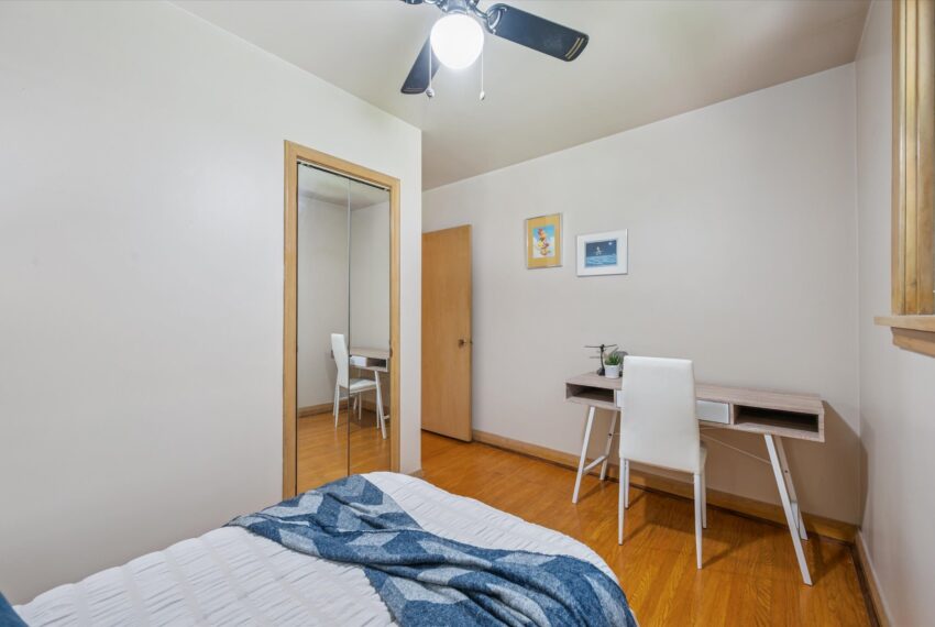 16-Speedvale Ave E 016