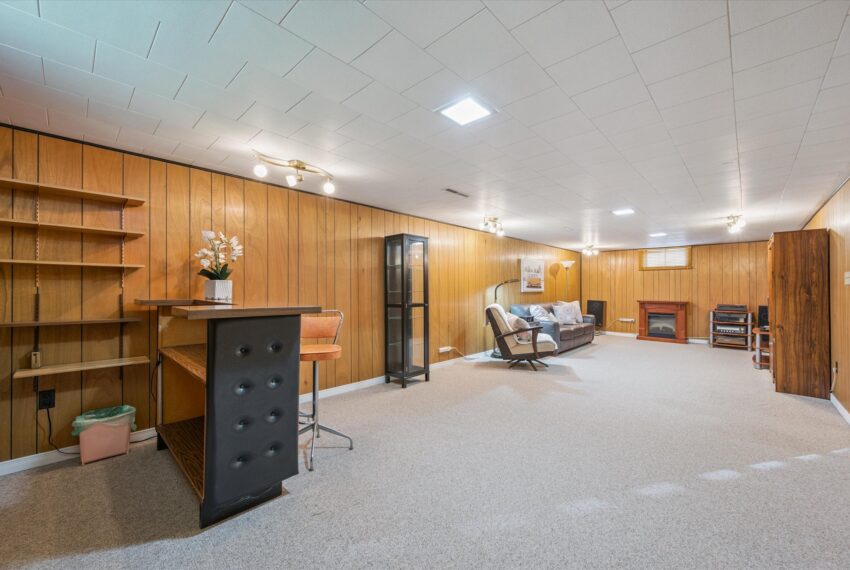 26-Speedvale Ave E 026