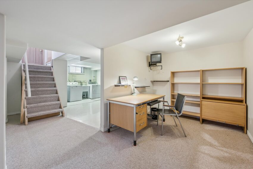 27-Speedvale Ave E 027