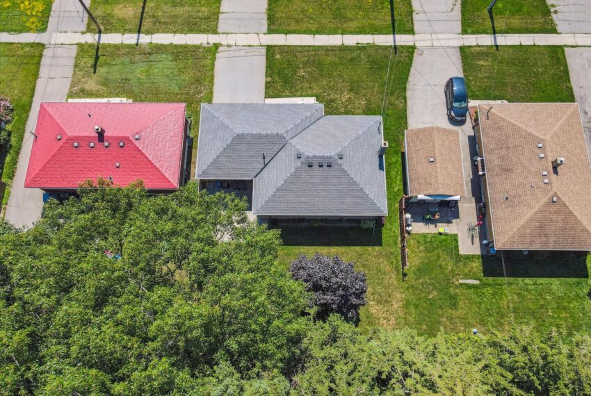 38-Speedvale Ave E 038