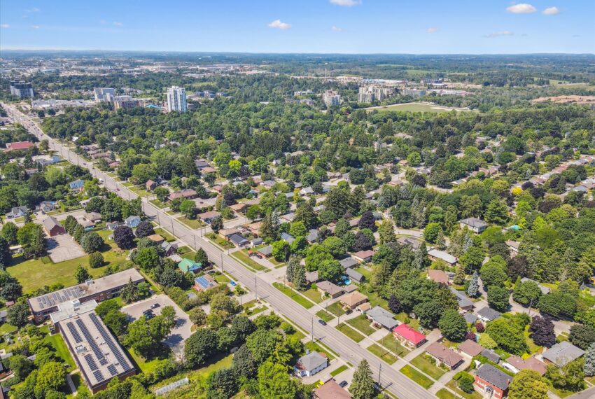 42-Speedvale Ave E 042