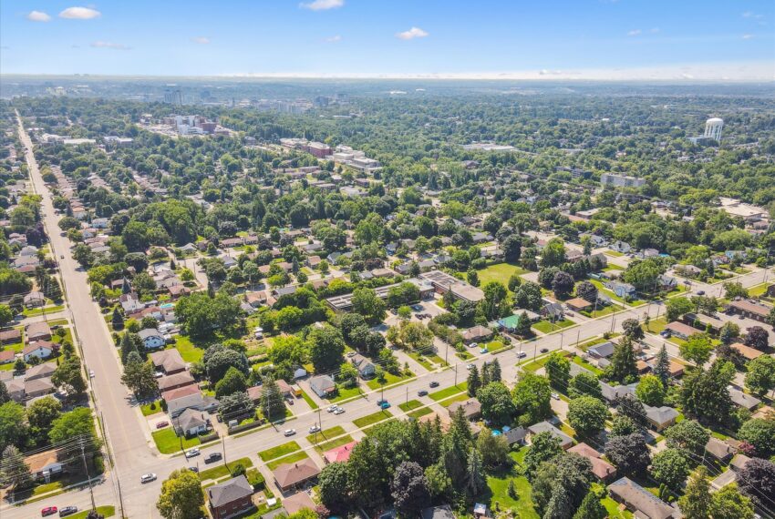 43-Speedvale Ave E 043