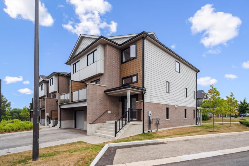 02-Bridge Cres Unit 10 002