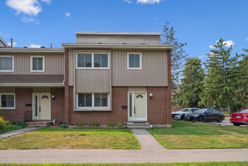 02-University Ave E 002