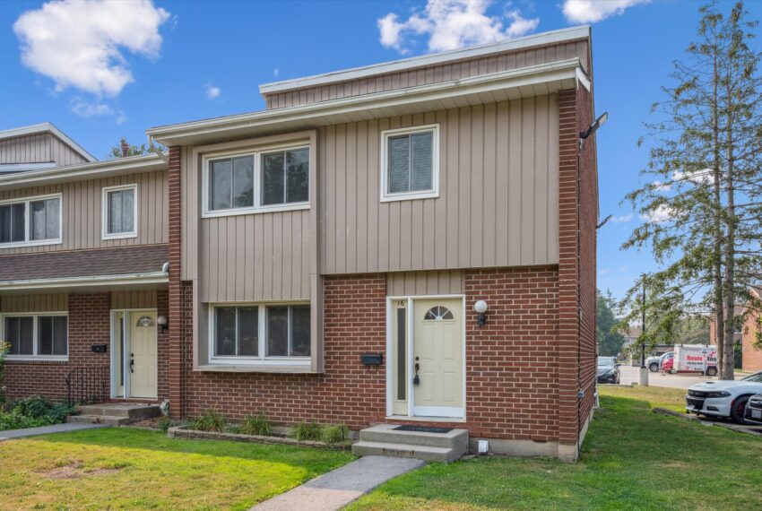 04-University Ave E 004