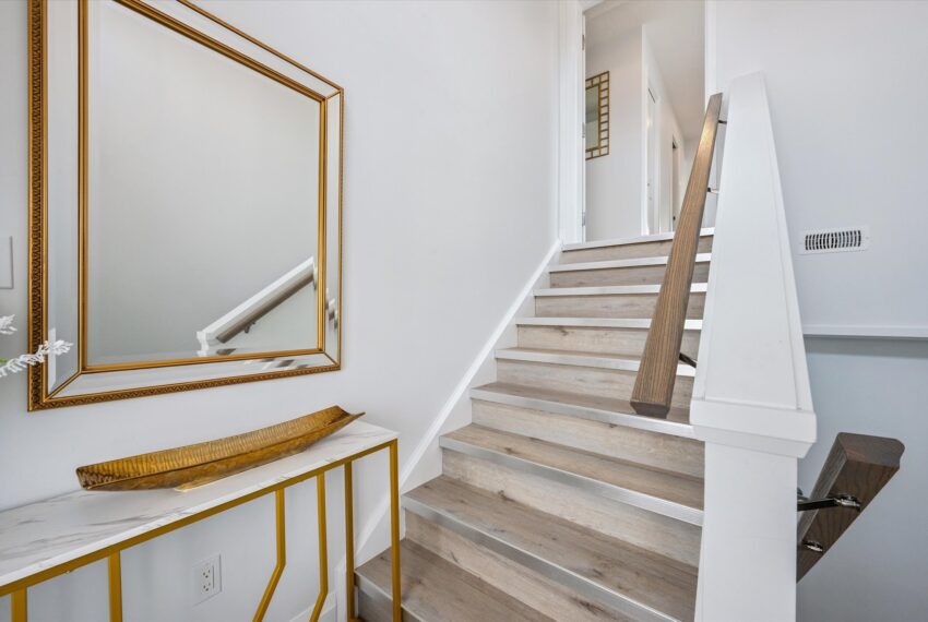 06-Bridge Cres Unit 10 006