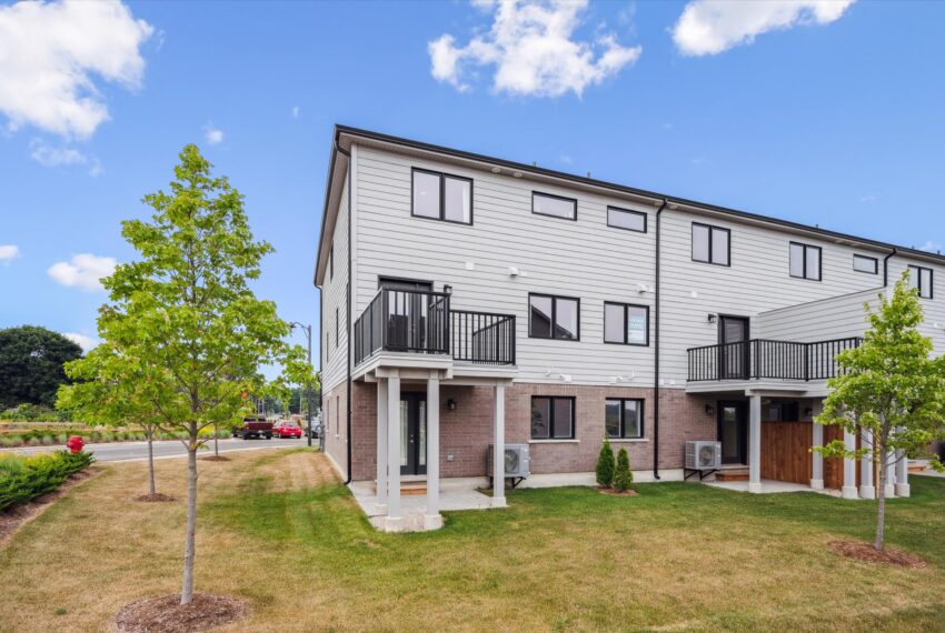 30-Bridge Cres Unit 10 030