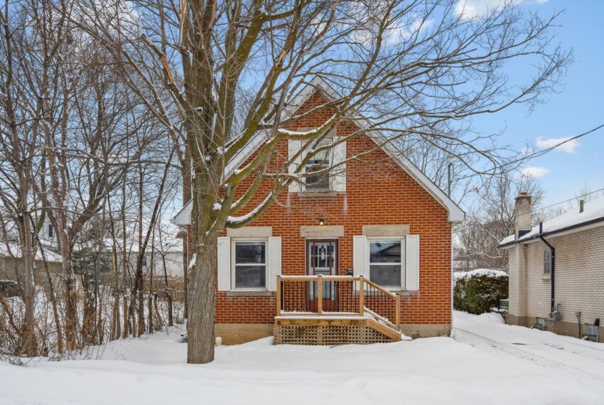 01-Stevenson St N 001