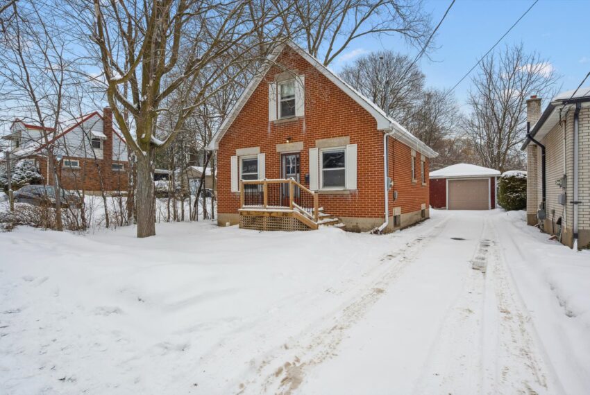 03-Stevenson St N 003