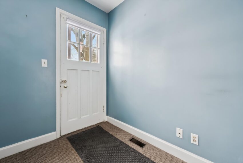 05-Stevenson St N 005