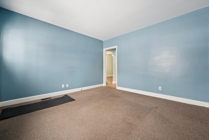 08-Stevenson St N 008