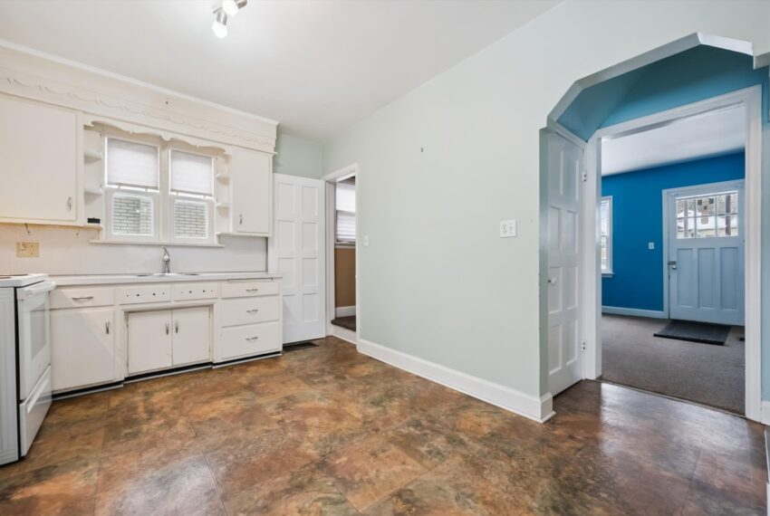 12-Stevenson St N 012