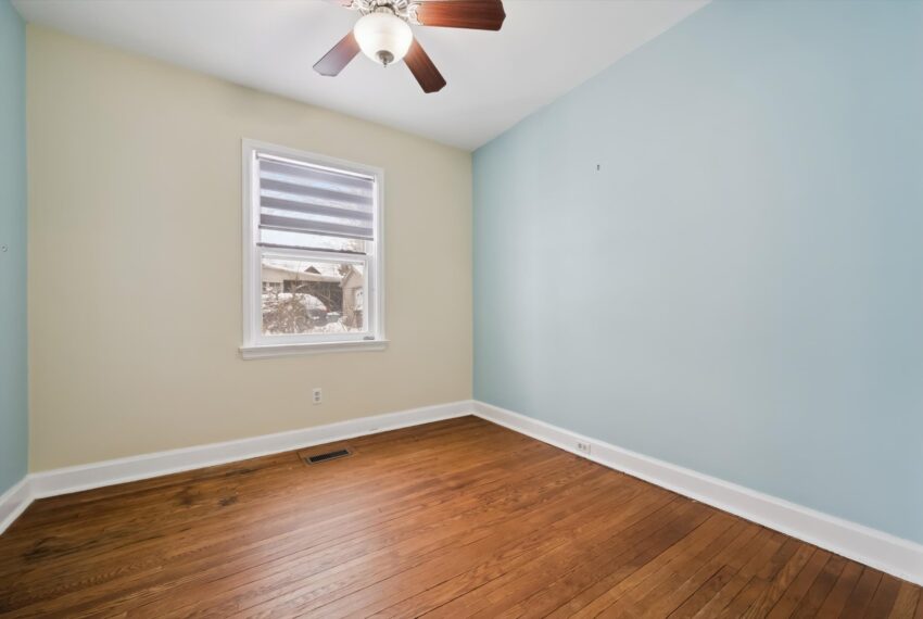 14-Stevenson St N 014