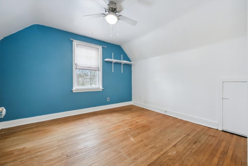 22-Stevenson St N 022