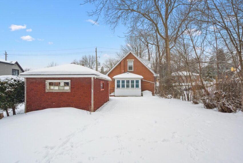 33-Stevenson St N 033