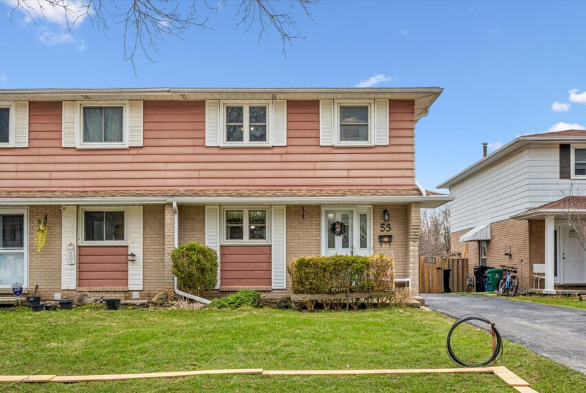 01-Shadeland Crescent 001