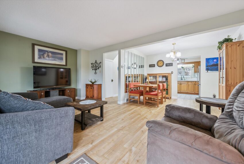 08-Shadeland Crescent 008