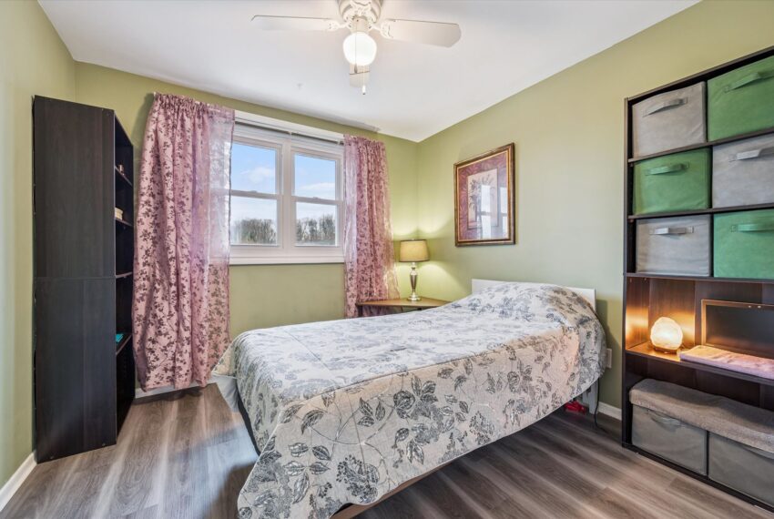 15-Shadeland Crescent 015