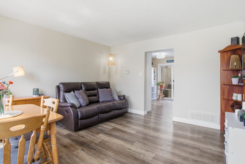 16_51 clemens ave - 16