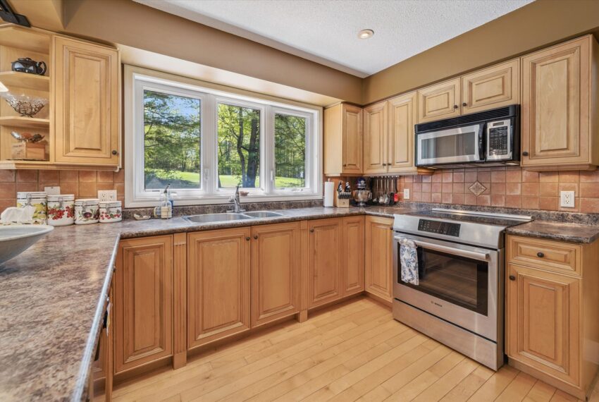21-S Muskoka Dr 021