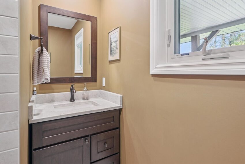 24-S Muskoka Dr 024