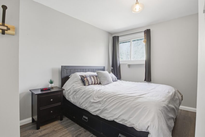 27_51 clemens ave - 27