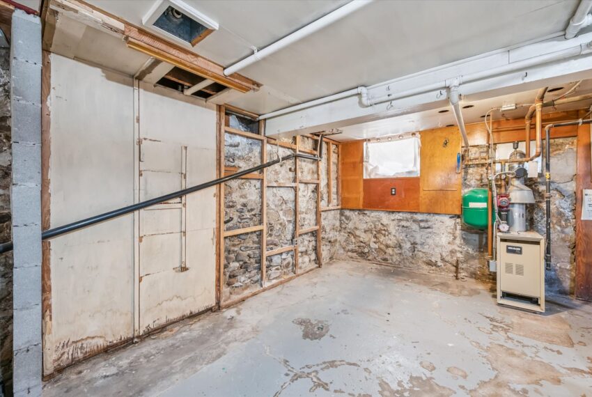 25-Victoria Rd S 025