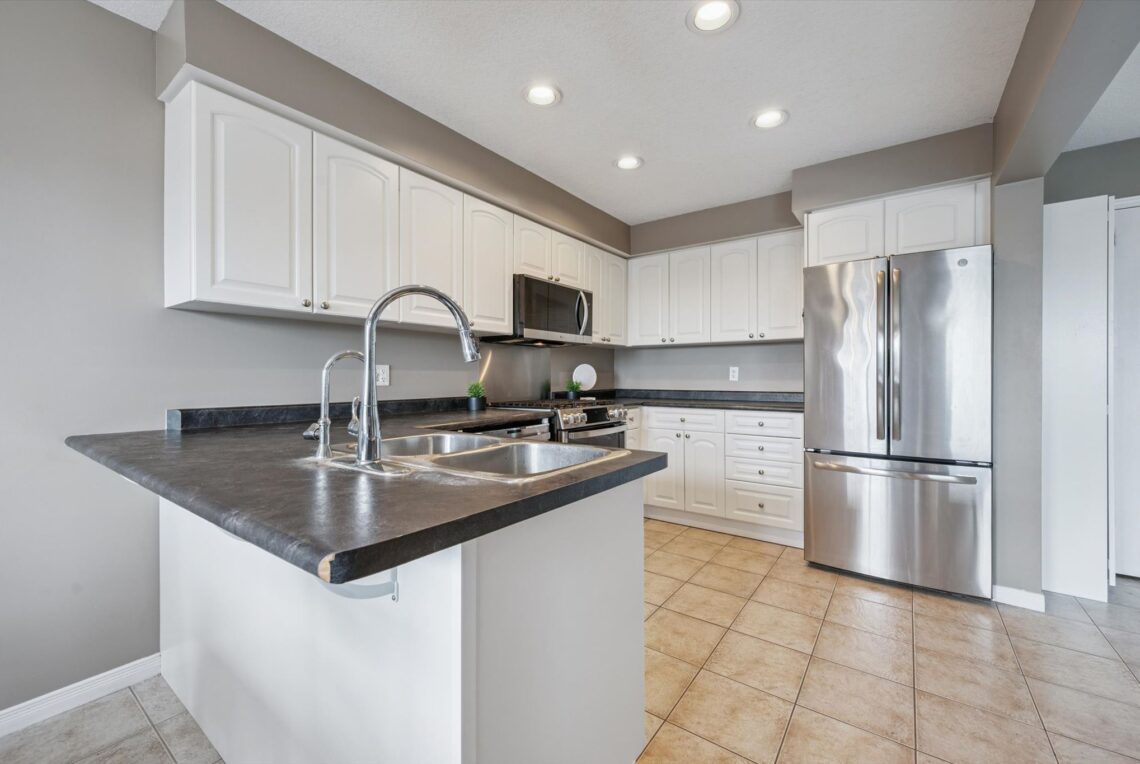 10-Davison Dr 010