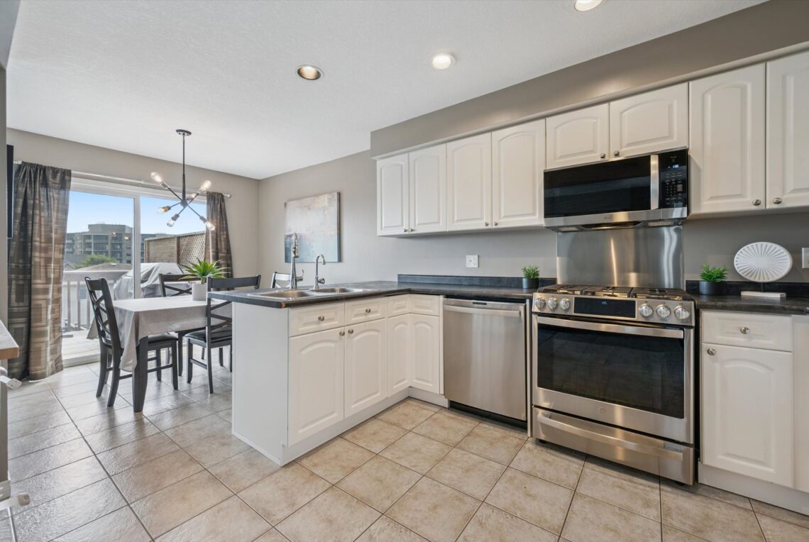 12-Davison Dr 012