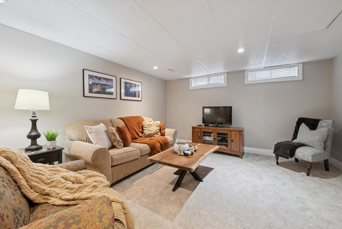34-Sugarbush Pl 032